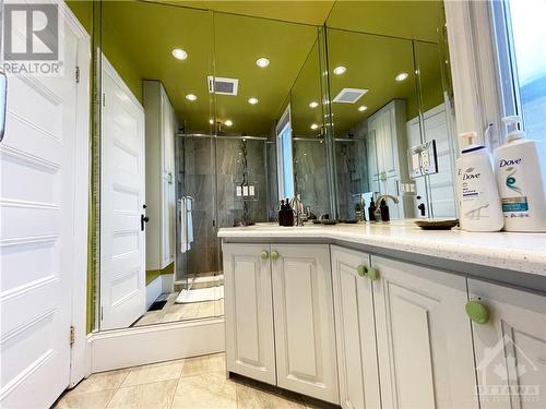 273 Powell Avenue, Ottawa, ON - Indoor Photo Showing Bathroom