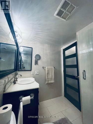#1110 -35 Kingsbridge Garden Circ, Mississauga, ON - Indoor Photo Showing Bathroom