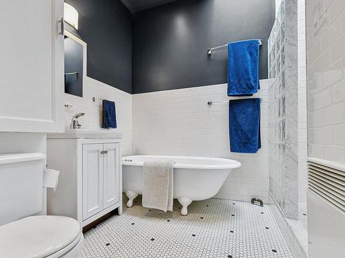 Bathroom - 2245 Av. De Clifton, Montréal (Côte-Des-Neiges/Notre-Dame-De-Grâce), QC 
