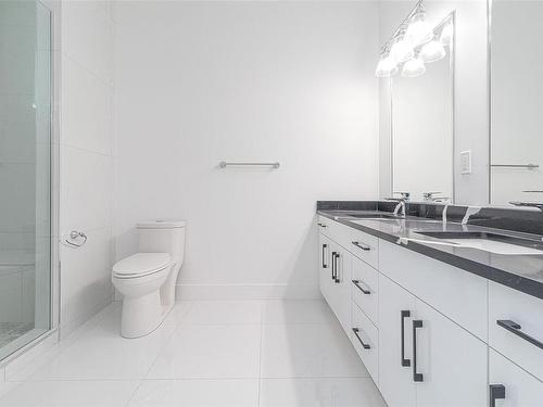 1375 Sandstone Lane, Langford, BC - Indoor Photo Showing Bathroom