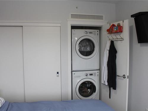 809-838 Broughton St, Victoria, BC - Indoor Photo Showing Laundry Room