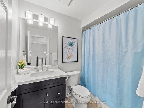 396 Athabasca Dr, Vaughan, ON - Indoor Photo Showing Bathroom