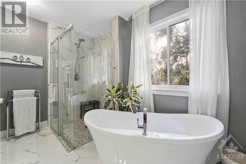45 Evanshen Crescent, Ottawa, ON - Indoor Photo Showing Bathroom