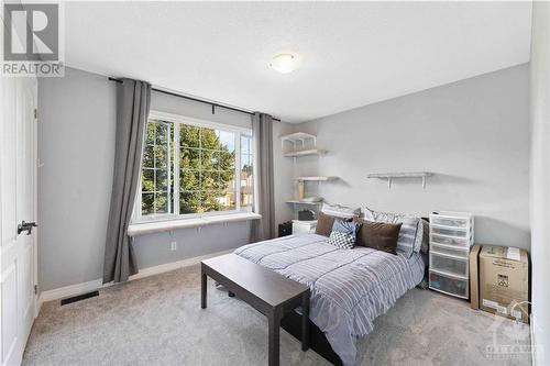 45 Evanshen Crescent, Ottawa, ON - Indoor Photo Showing Bedroom
