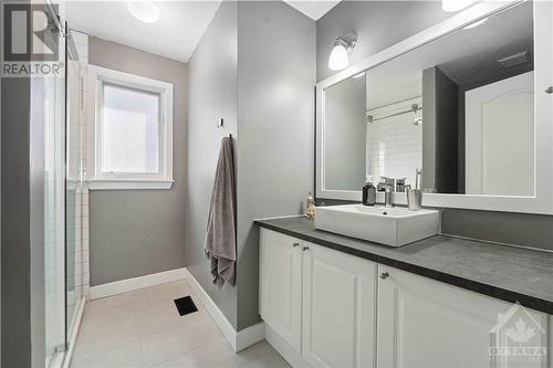 45 Evanshen Crescent, Ottawa, ON - Indoor Photo Showing Bathroom