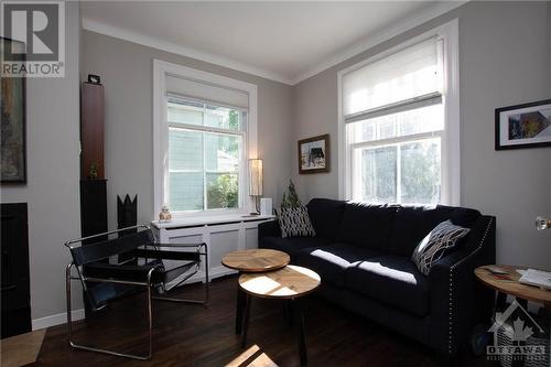 114 Dufferin Road, Ottawa, ON - Indoor Photo Showing Living Room