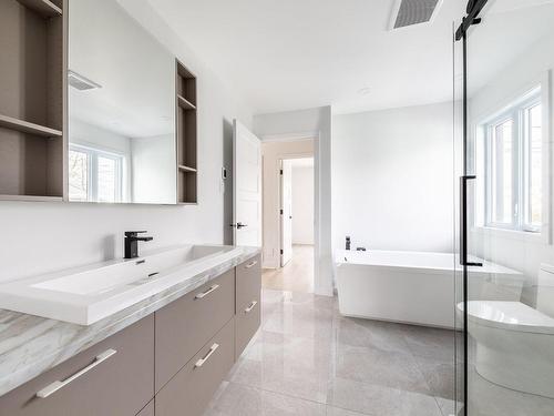 Ensuite bathroom - 550 Rue Philibert-Contant, Saint-Jean-Sur-Richelieu, QC - Indoor Photo Showing Bathroom