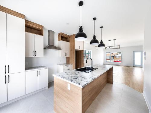 Kitchen - 550 Rue Philibert-Contant, Saint-Jean-Sur-Richelieu, QC - Indoor Photo Showing Kitchen With Upgraded Kitchen