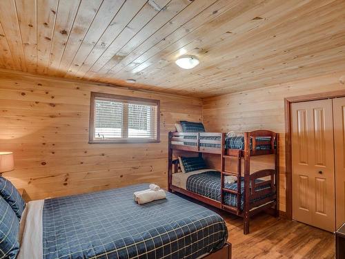 Chambre Ã Â coucher - 65 Ch. Du Hameau, Petite-Rivière-Saint-François, QC - Indoor Photo Showing Bedroom