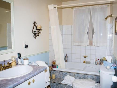 Bathroom - 1005 Rue Sirois, La Pocatière, QC - Indoor Photo Showing Bathroom