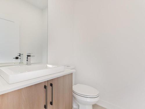 Salle d'eau - 2996 Rue Lareau, Carignan, QC - Indoor Photo Showing Bathroom