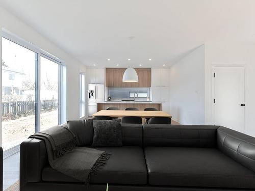 Vue d'ensemble - 2996 Rue Lareau, Carignan, QC - Indoor Photo Showing Living Room