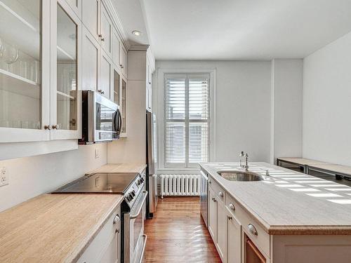 Kitchen - 3-4219 Boul. De Maisonneuve O., Westmount, QC - Indoor Photo Showing Kitchen With Upgraded Kitchen