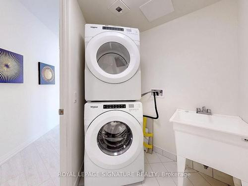 818-9000 Jane St, Vaughan, ON - Indoor Photo Showing Laundry Room