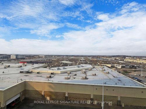 818-9000 Jane St, Vaughan, ON - Outdoor With View