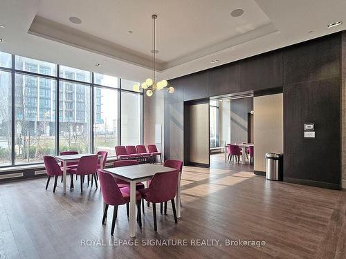 818-9000 Jane St, Vaughan, ON - Indoor Photo Showing Dining Room