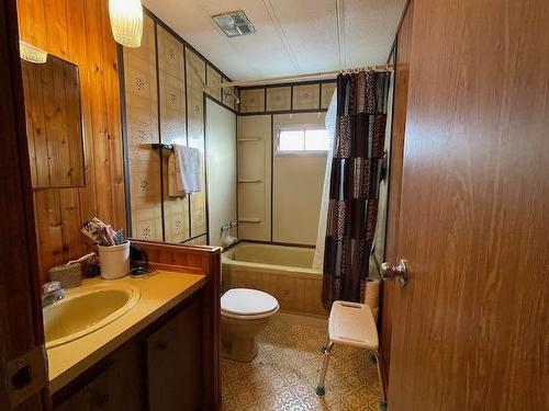 49-155 Memorial Avenue, Dryden, ON - Indoor Photo Showing Bathroom