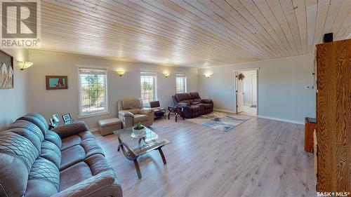 40 Longman Drive, Longlaketon Rm No. 219, SK - Indoor Photo Showing Living Room