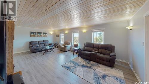 40 Longman Drive, Longlaketon Rm No. 219, SK - Indoor Photo Showing Living Room