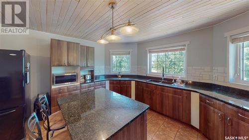 40 Longman Drive, Longlaketon Rm No. 219, SK - Indoor Photo Showing Kitchen With Double Sink