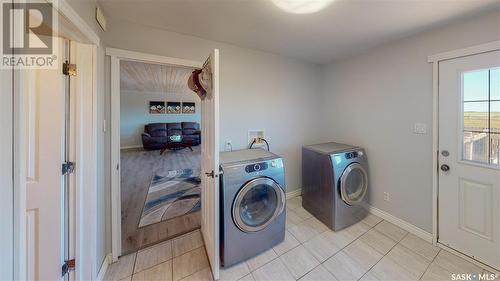 40 Longman Drive, Longlaketon Rm No. 219, SK - Indoor Photo Showing Laundry Room