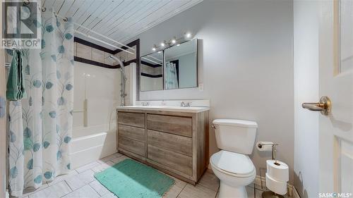 40 Longman Drive, Longlaketon Rm No. 219, SK - Indoor Photo Showing Bathroom