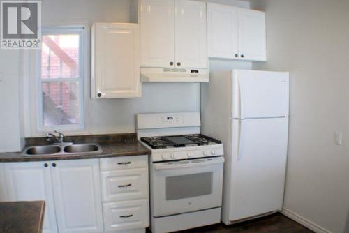 167 Andrew St, Sault Ste Marie, ON - Indoor Photo Showing Kitchen With Double Sink