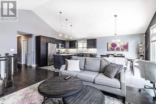 44 Chatfield Dr, Sault Ste. Marie, ON - Indoor Photo Showing Living Room