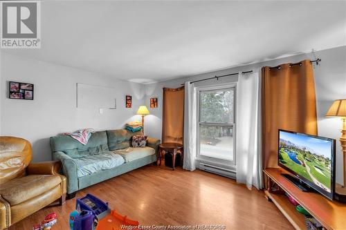 440 Prince Road, Windsor, ON - Indoor Photo Showing Living Room