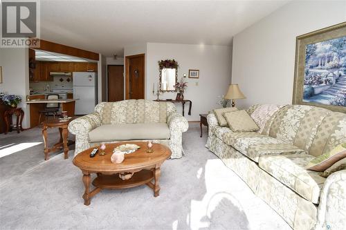 204 408 Heritage Drive, Estevan, SK - Indoor Photo Showing Living Room
