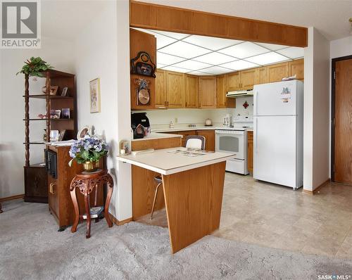 204 408 Heritage Drive, Estevan, SK - Indoor Photo Showing Kitchen