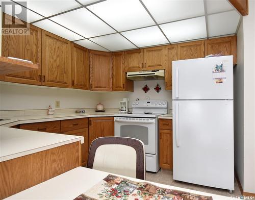 204 408 Heritage Drive, Estevan, SK - Indoor Photo Showing Kitchen