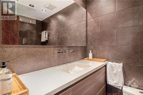 170 Cathcart Street Unit#17, Ottawa, ON - Indoor Photo Showing Bathroom
