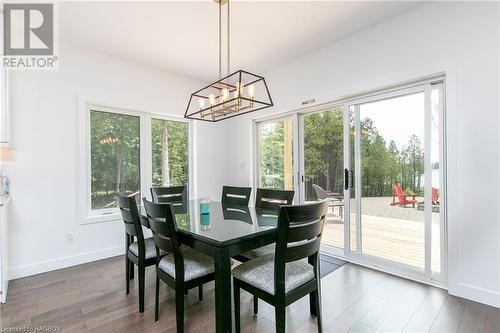 277 Eagle Road, Tobermory, ON - Indoor Photo Showing Dining Room