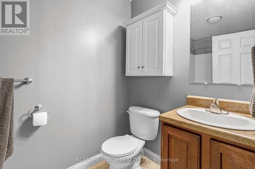 53 Creekside Circle, Kawartha Lakes, ON - Indoor Photo Showing Bathroom