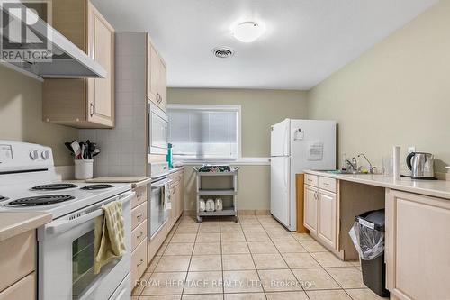 53 Creekside Circle, Kawartha Lakes, ON - Indoor Photo Showing Kitchen