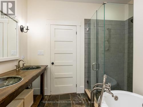 37 Duncombe Drive, Kawartha Lakes, ON - Indoor Photo Showing Bathroom