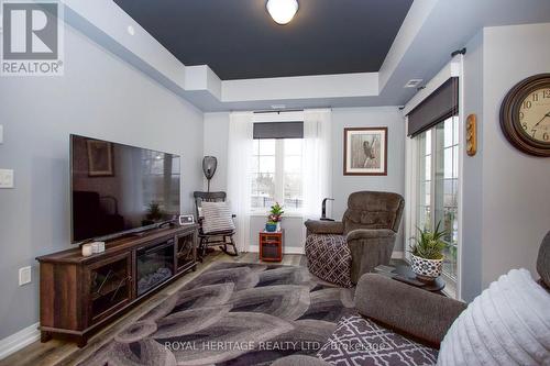 #103 -65 Shipway Ave, Clarington, ON - Indoor Photo Showing Living Room