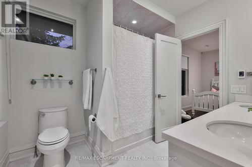 1293 Woodland Ave, Mississauga, ON - Indoor Photo Showing Bathroom
