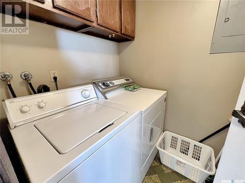 202 699 28Th Street W, Prince Albert, SK - Indoor Photo Showing Laundry Room