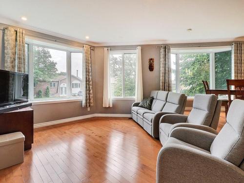 Living room - 455 Rue Dalpé, Verchères, QC - Indoor Photo Showing Living Room