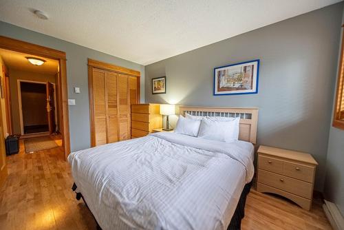 100 - 5369 Ski Hill Road, Fernie, BC - Indoor Photo Showing Bedroom