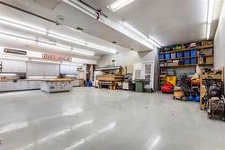 4 car garage / workshop - 