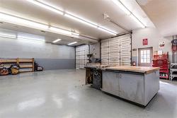 4 car garage / workshop - 