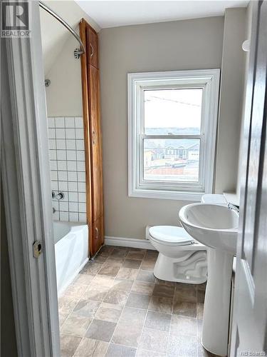 612 King George Hwy, Miramichi, NB - Indoor Photo Showing Bathroom