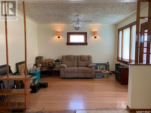 404 Main Street, Muenster, SK - Indoor Photo Showing Living Room