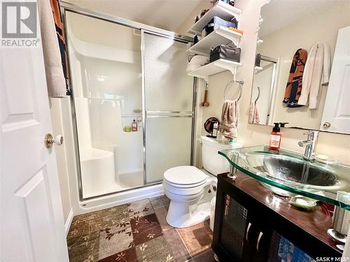365 3Rd Avenue E, Englefeld, SK - Indoor Photo Showing Bathroom