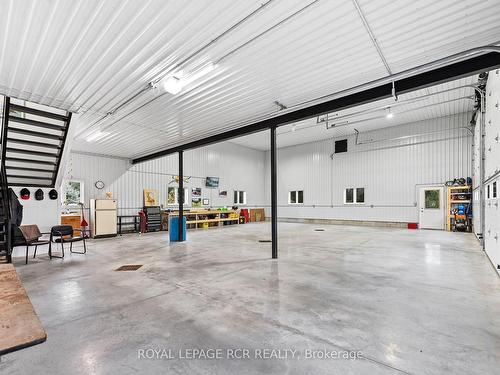 100 Harris Cres, Southgate, ON - Indoor Photo Showing Garage