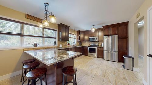 2918 Westview Road, Cranbrook, BC - Indoor Photo Showing Kitchen