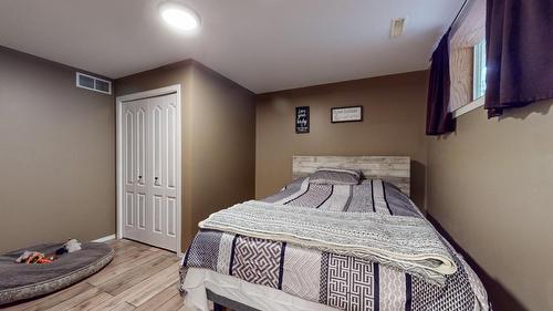 2918 Westview Road, Cranbrook, BC - Indoor Photo Showing Bedroom